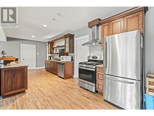 4400 Crystal Drive, Vernon, BC - Indoor Photo Showing Kitchen