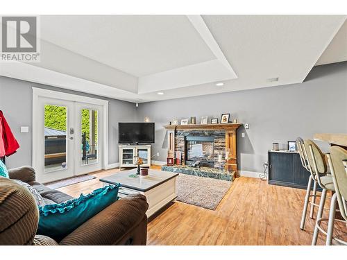 4400 Crystal Drive, Vernon, BC - Indoor Photo Showing Living Room With Fireplace