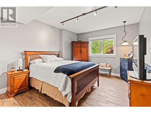 4400 Crystal Drive, Vernon, BC - Indoor Photo Showing Bedroom