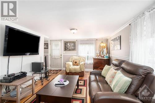 1215 Ste-Marie Road, Embrun, ON - Indoor Photo Showing Living Room