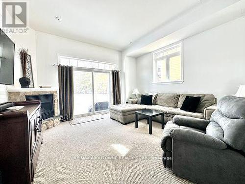 20 - 1579 Anstruther Lake Road, North Kawartha, ON - Indoor Photo Showing Living Room