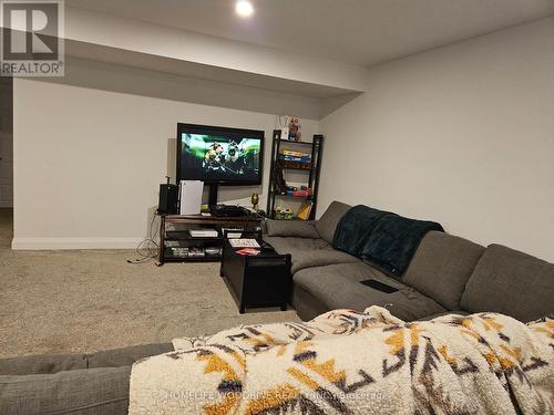 103 - 360 Quarter Town Line, Tillsonburg, ON - Indoor Photo Showing Living Room