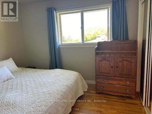 84 Pinewood Boulevard, Kawartha Lakes, ON - Indoor Photo Showing Bedroom