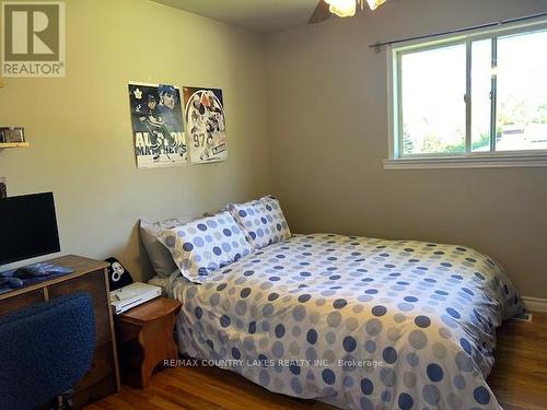 84 Pinewood Boulevard, Kawartha Lakes, ON - Indoor Photo Showing Bedroom