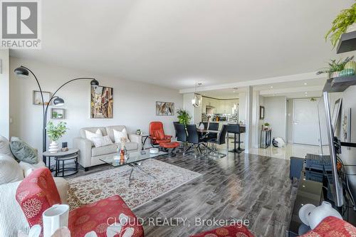 907 - 310 Mill Street, Brampton, ON - Indoor Photo Showing Living Room