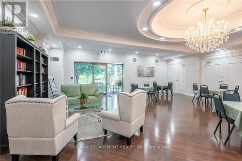 208 - 2075 Amherst Heights Drive, Burlington, ON - Indoor Photo Showing Living Room