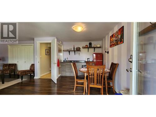 532 Blake Court, Warfield, BC - Indoor Photo Showing Dining Room