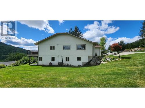 532 Blake Court, Warfield, BC - Outdoor