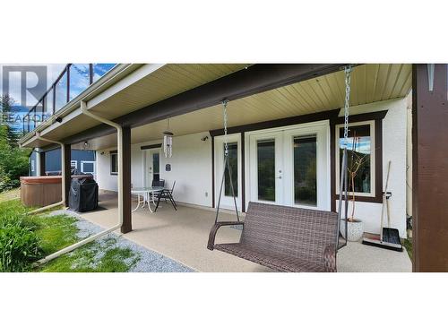 532 Blake Court, Warfield, BC - Outdoor With Deck Patio Veranda