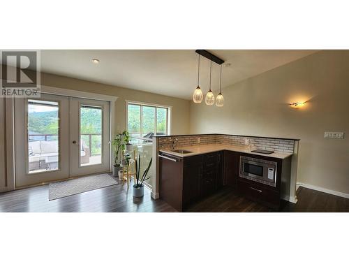 532 Blake Court, Warfield, BC - Indoor