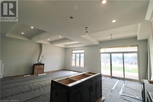 624 26Th Avenue, Hanover, ON - Indoor Photo Showing Kitchen With Double Sink