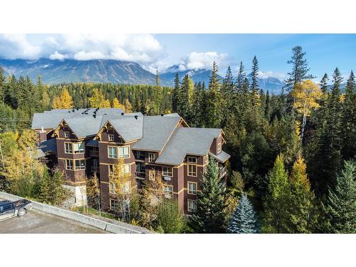 645D - 4559 Timberline Crescent, Fernie, BC - Outdoor With View