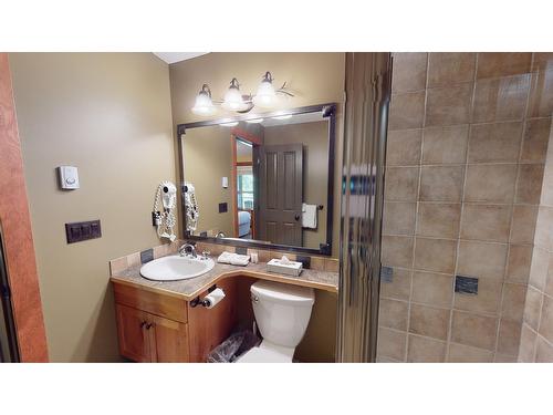 645D - 4559 Timberline Crescent, Fernie, BC - Indoor Photo Showing Bathroom