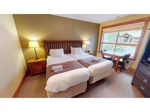 645D - 4559 Timberline Crescent, Fernie, BC - Indoor Photo Showing Bedroom