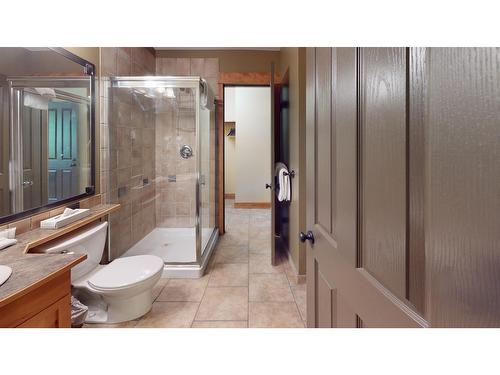 645D - 4559 Timberline Crescent, Fernie, BC - Indoor Photo Showing Bathroom