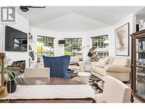 1220 25 Avenue Unit# 47, Vernon, BC - Indoor Photo Showing Living Room