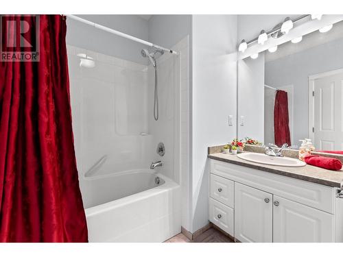 3727 Overlander Drive, Kamloops, BC - Indoor Photo Showing Bathroom