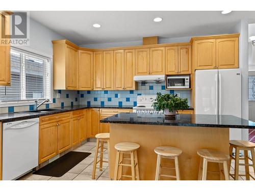 3727 Overlander Drive, Kamloops, BC - Indoor Photo Showing Kitchen With Double Sink