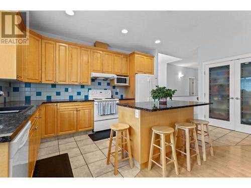 3727 Overlander Drive, Kamloops, BC - Indoor Photo Showing Kitchen