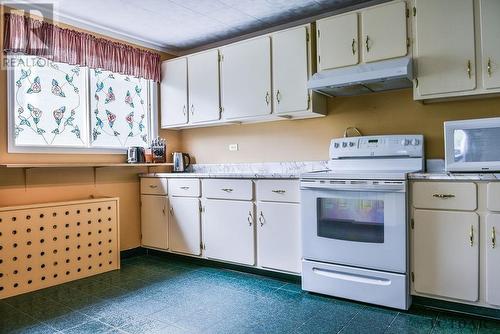 521 Waterloo Rd, Timmins, ON - Indoor Photo Showing Kitchen