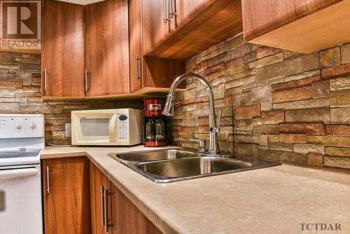 521 Waterloo Rd, Timmins, ON - Indoor Photo Showing Kitchen With Double Sink