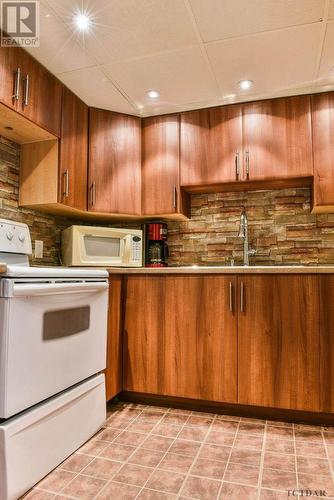 521 Waterloo Rd, Timmins, ON - Indoor Photo Showing Kitchen