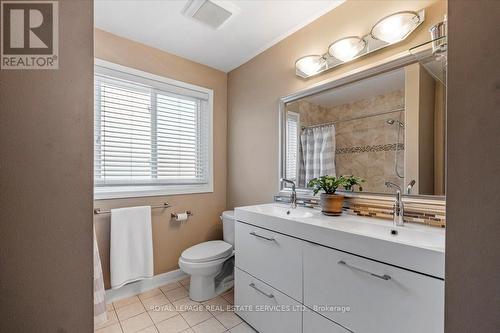 5033 Marjan Lane, Burlington, ON - Indoor Photo Showing Bathroom