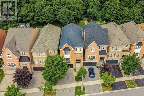 30 Carriage House Court, Richmond Hill, ON - Outdoor With Facade