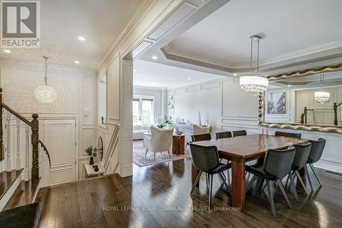 30 Carriage House Court, Richmond Hill, ON - Indoor Photo Showing Dining Room