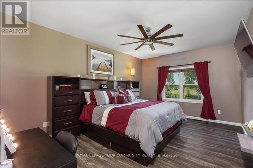 30 Trent River Road S, Kawartha Lakes, ON - Indoor Photo Showing Bedroom