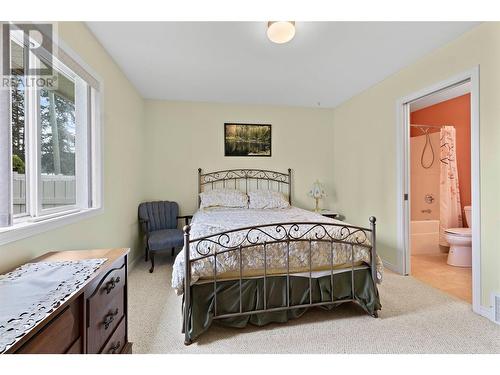 201 Kildonan Avenue Unit# 32, Enderby, BC - Indoor Photo Showing Bedroom