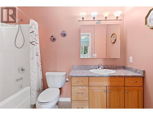 201 Kildonan Avenue Unit# 32, Enderby, BC - Indoor Photo Showing Bathroom