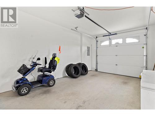 201 Kildonan Avenue Unit# 32, Enderby, BC - Indoor Photo Showing Garage