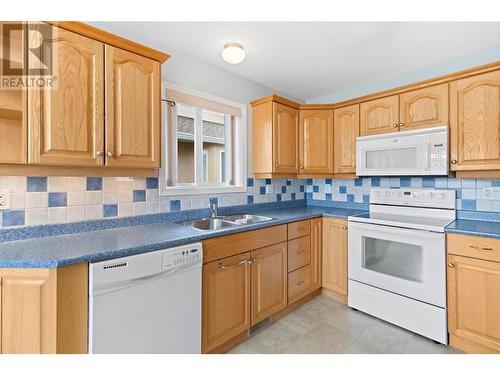 201 Kildonan Avenue Unit# 32, Enderby, BC - Indoor Photo Showing Kitchen With Double Sink