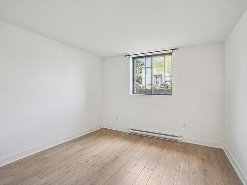 Bedroom - 6 Rue St-Charles, Montréal (L'Île-Bizard/Sainte-Geneviève), QC - Indoor Photo Showing Other Room