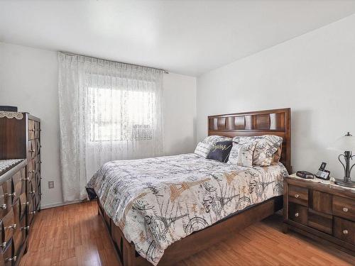 Bedroom - 6 Rue St-Charles, Montréal (L'Île-Bizard/Sainte-Geneviève), QC - Indoor Photo Showing Bedroom