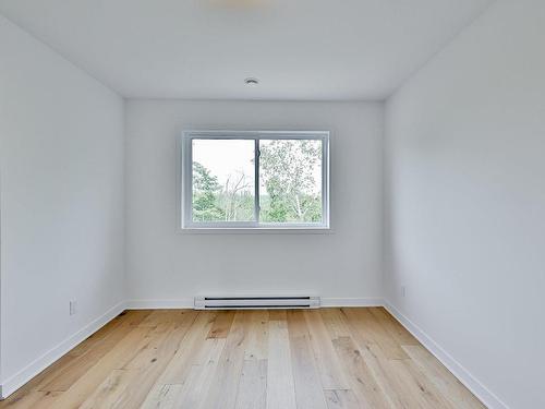 Bedroom - 17 Rue Victor, Saint-Hippolyte, QC - Indoor Photo Showing Other Room