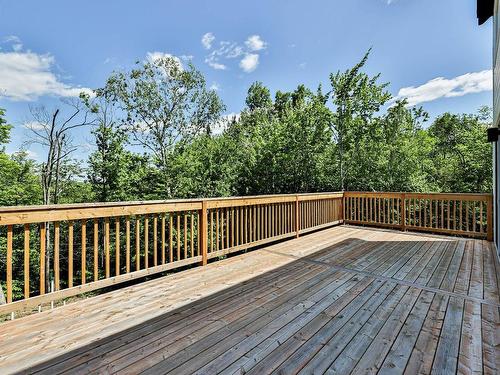 Balcony - 17 Rue Victor, Saint-Hippolyte, QC - Outdoor