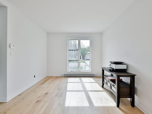 Living room - 17 Rue Victor, Saint-Hippolyte, QC - Indoor Photo Showing Other Room