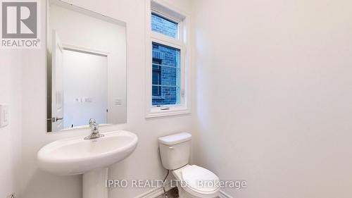 22 Sassafras Road, Springwater (Midhurst), ON - Indoor Photo Showing Bathroom