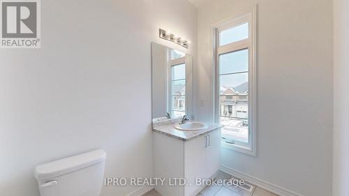 22 Sassafras Road, Springwater (Midhurst), ON - Indoor Photo Showing Bathroom