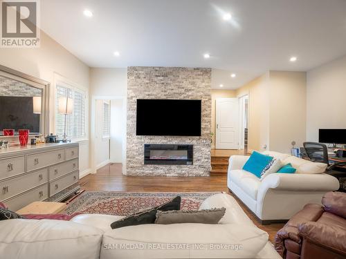 1497 Indian Grove, Mississauga, ON - Indoor Photo Showing Living Room With Fireplace