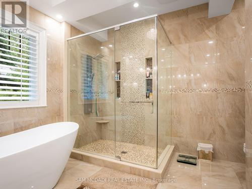 1497 Indian Grove, Mississauga, ON - Indoor Photo Showing Bathroom