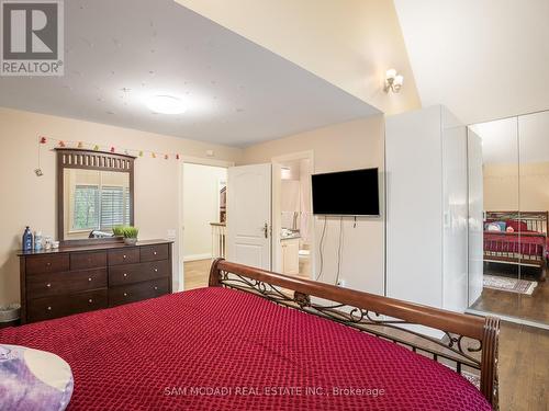 1497 Indian Grove, Mississauga, ON - Indoor Photo Showing Bedroom