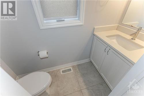 Powder room - 276 Avro Circle, Ottawa, ON - Indoor Photo Showing Bathroom