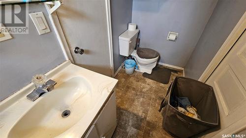 183 Burgee Street, Pennant, SK - Indoor Photo Showing Bathroom