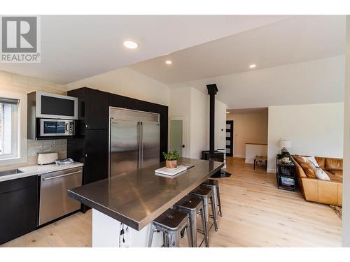 834  3A Highway, Nelson, BC - Indoor Photo Showing Kitchen