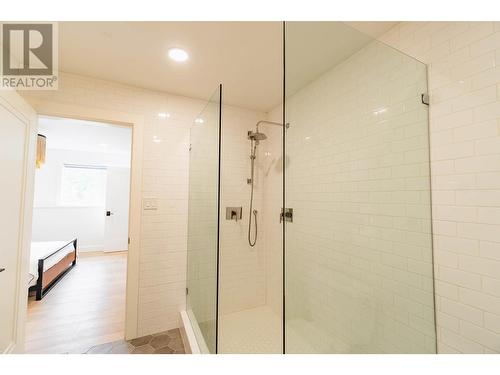 834  3A Highway, Nelson, BC - Indoor Photo Showing Bathroom