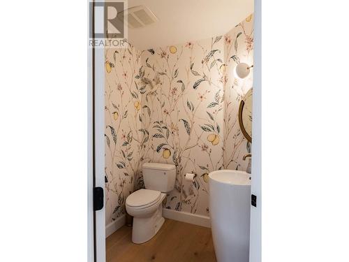 834  3A Highway, Nelson, BC - Indoor Photo Showing Bathroom