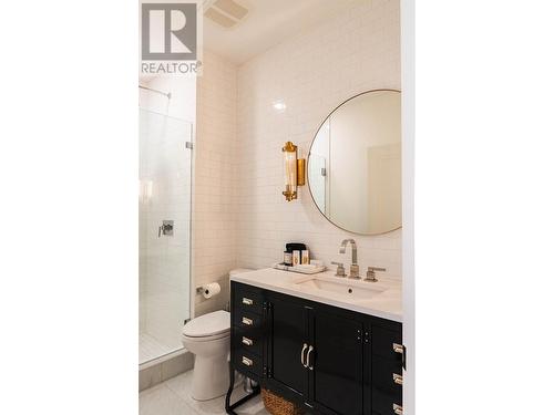 834  3A Highway, Nelson, BC - Indoor Photo Showing Bathroom